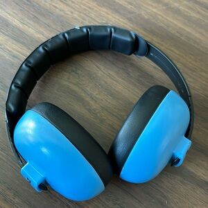 Baby banz headphones for concert blue
